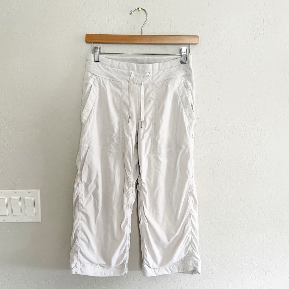 Lululemon Dance Studio Crop *Liner White Pull-On Pants